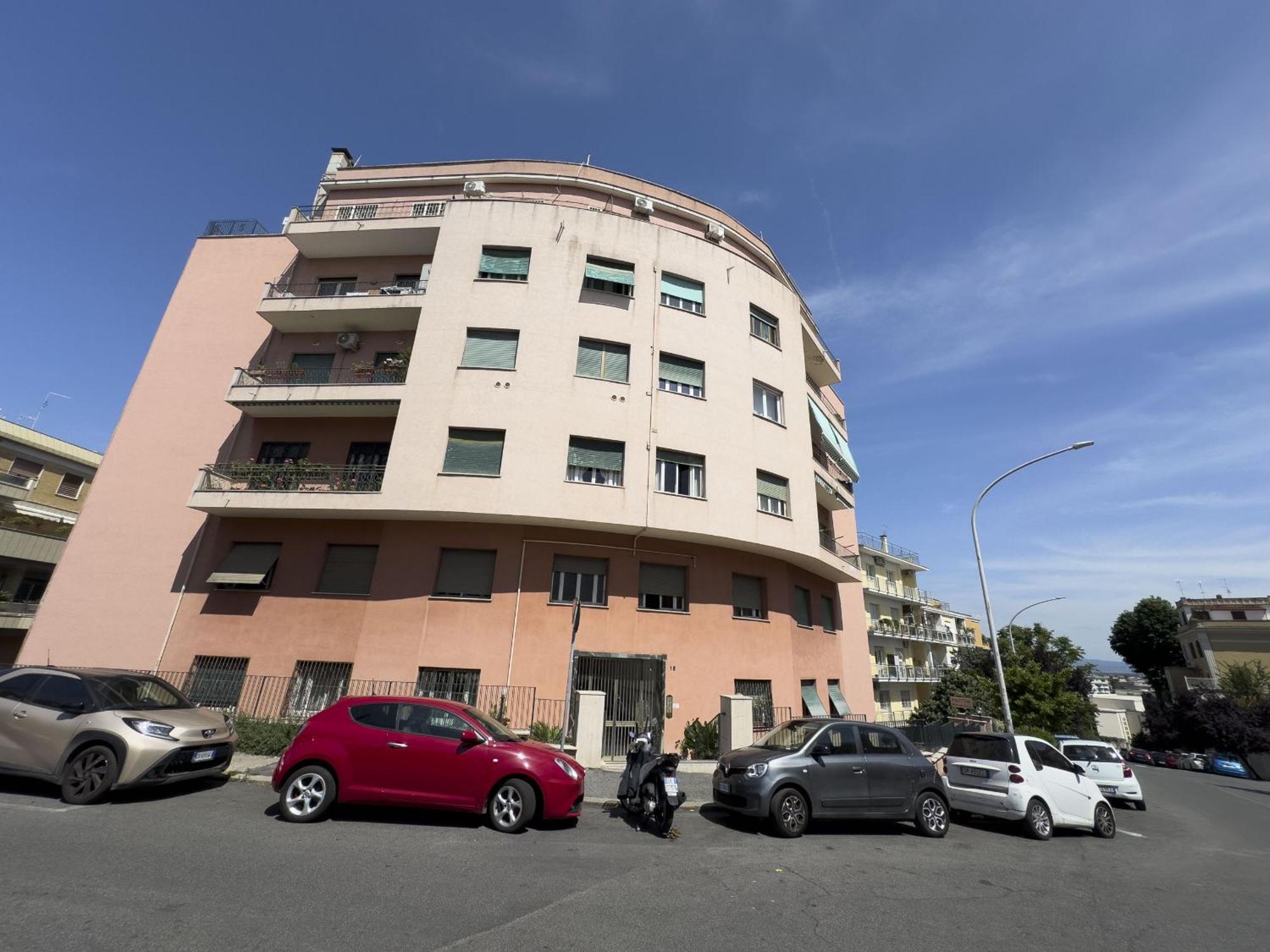 Apartment Lightsome And Large Family